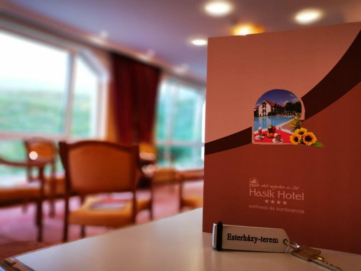 Hasik Hotel Magyarpolany ภายนอก รูปภาพ