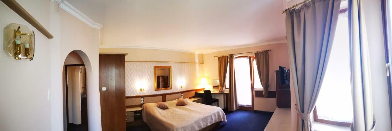 Hasik Hotel Magyarpolany ภายนอก รูปภาพ